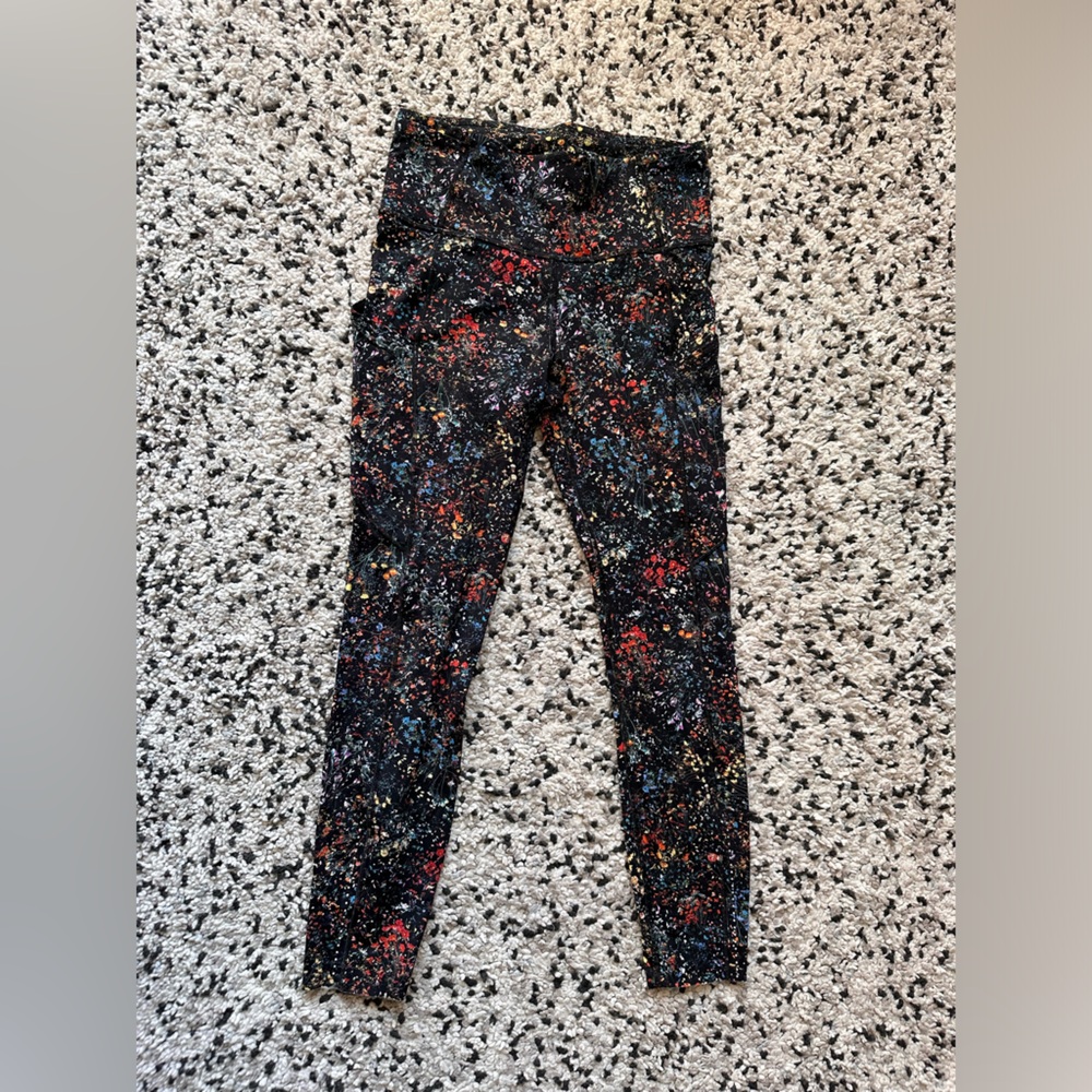 Lululemon Fast & Free 7/8 Tight II 25"
Flowerescent Multi - Picture 2 of 4